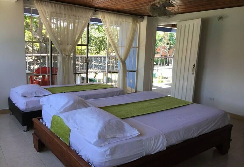 Семейный Номер, Hostal Don Jotas
