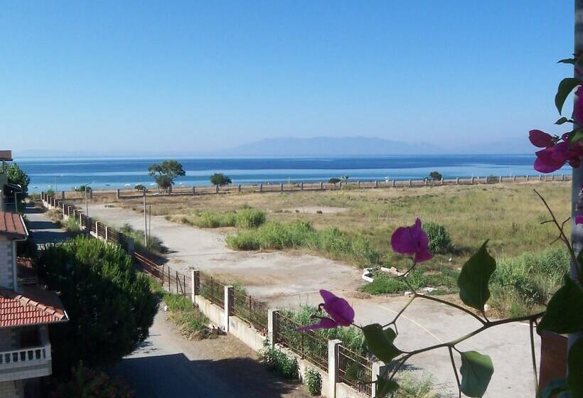 Deniz Manzaralı Süit, Izmir Tatil Evi Beach Resort
