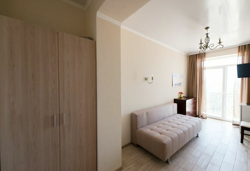 اتاق استاندارد چهار تخته, Alion Hotel Zatoka