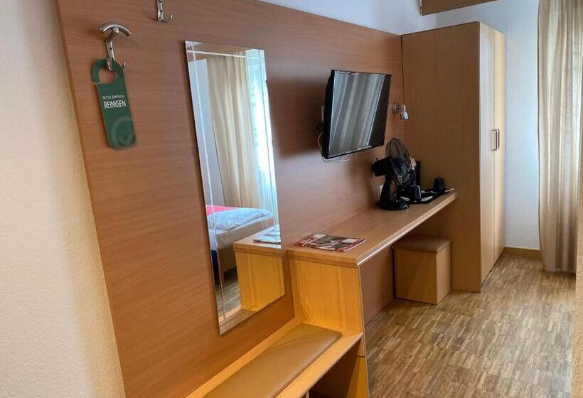 Номер Стандарт, Post