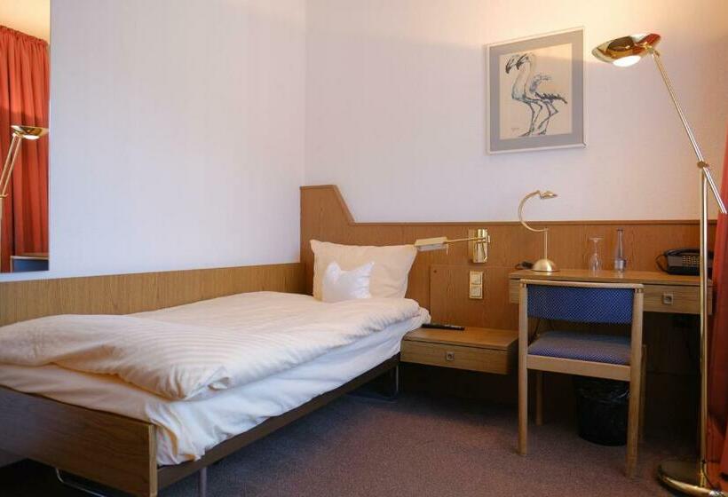 Номер Стандарт Индивидуальный, Parkhotel Goldlinde