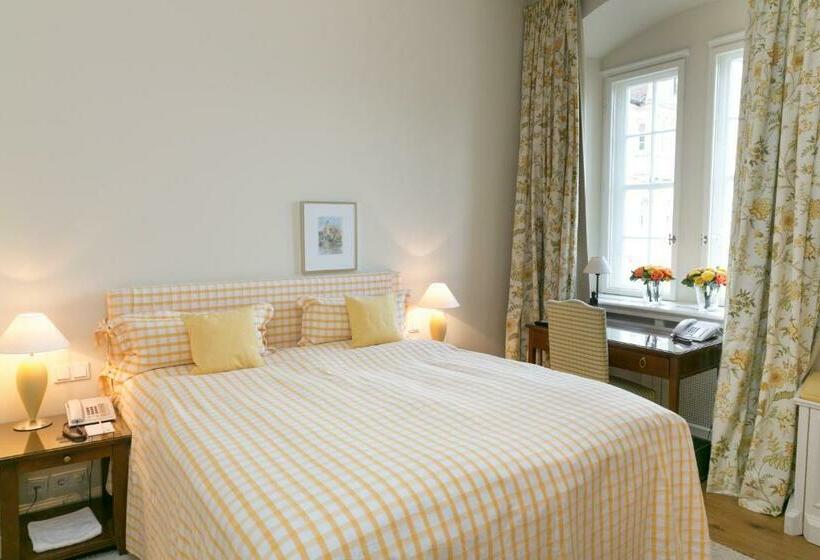 Номер Стандарт, Schlosshotel Münchhausen