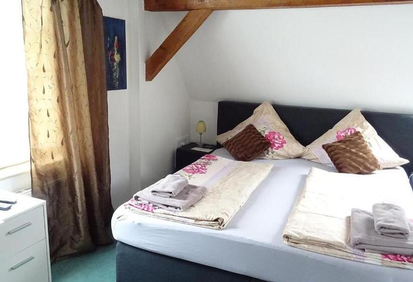 Номер Стандарт, Alb Hotel Schalksburg