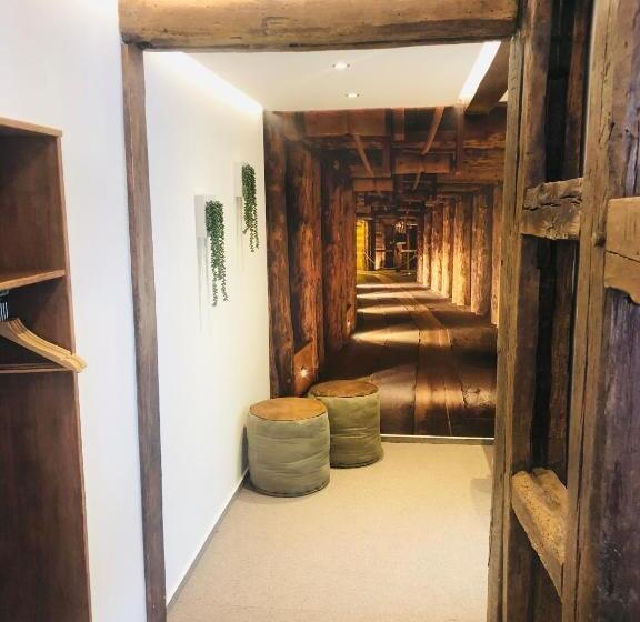 Номер Deluxe, Am Schloss