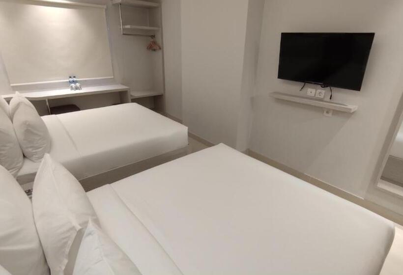 Habitació Quàdruple Estàndard, Agogo Downtown Hotel Surabaya