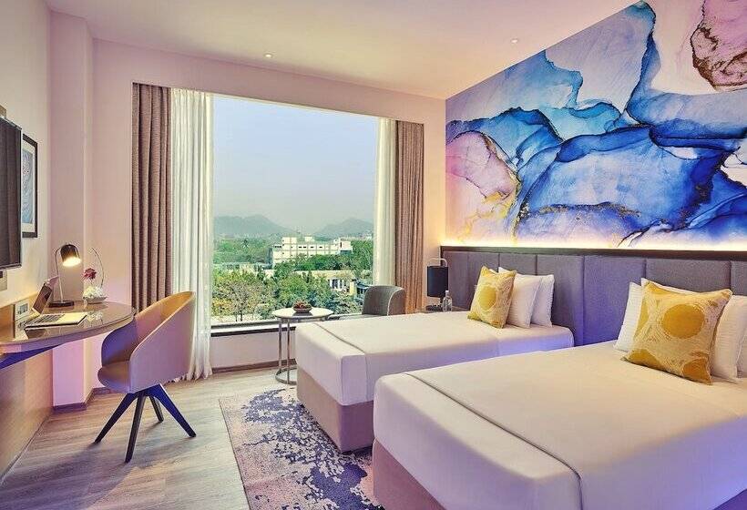 Deluxe Zimmer, Vivanta Navi Mumbai Turbhe