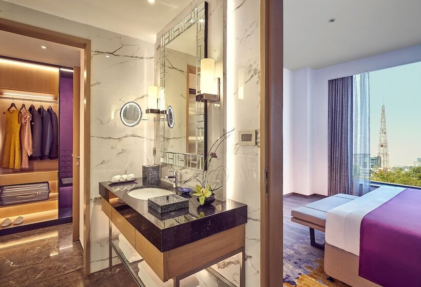 Люкс, Vivanta Navi Mumbai Turbhe