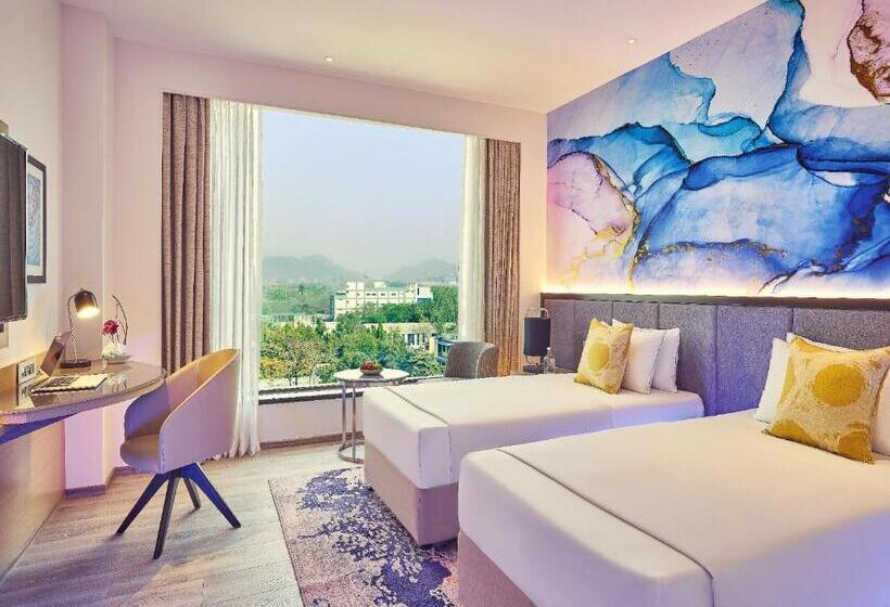 Номер Deluxe, Vivanta Navi Mumbai Turbhe
