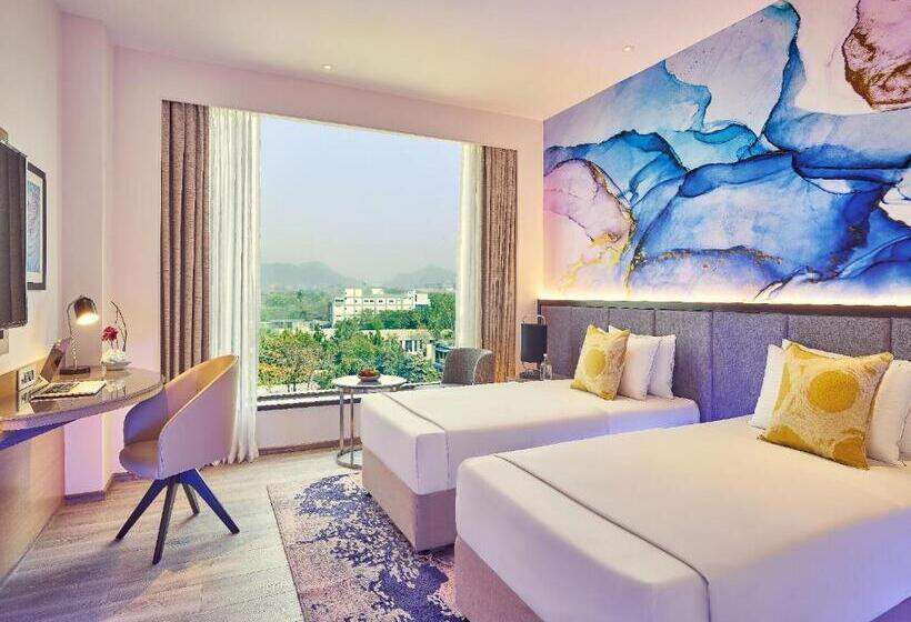 Deluxe Zimmer, Vivanta Navi Mumbai Turbhe