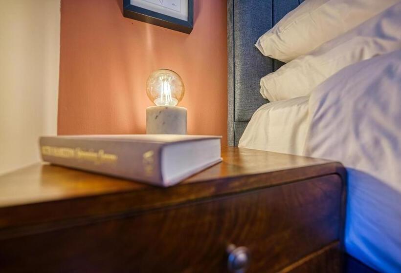 Студия Deluxe, Haworth Heights   An Amazing Aparthotel!