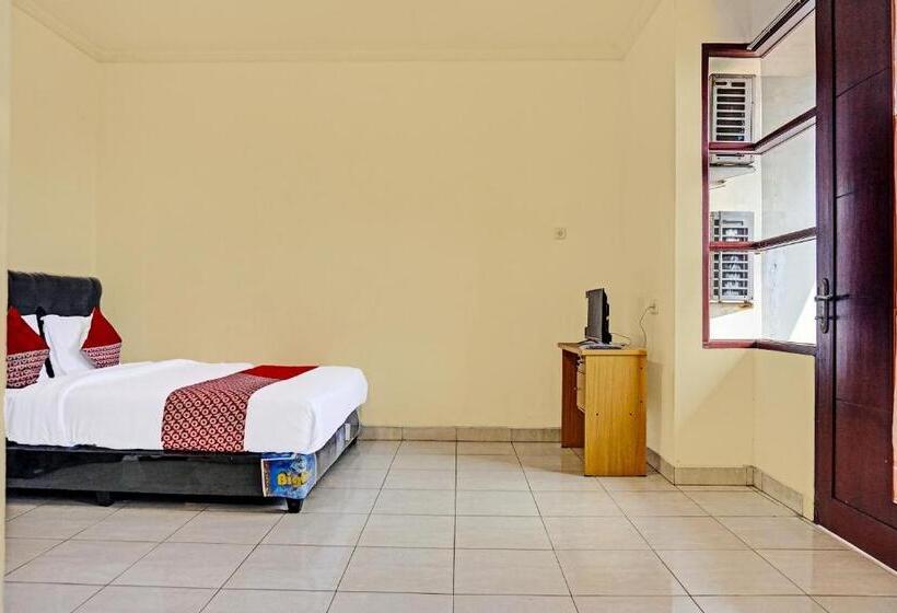 Delüks Oda, J&b Rooms Tomang Jakarta Mitra Reddoorz