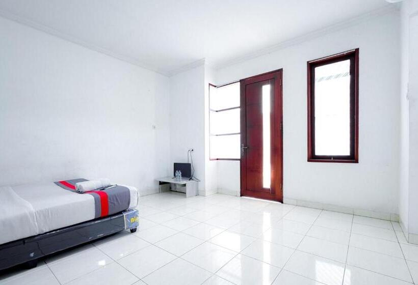 Delüks Oda, J&b Rooms Tomang Jakarta Mitra Reddoorz