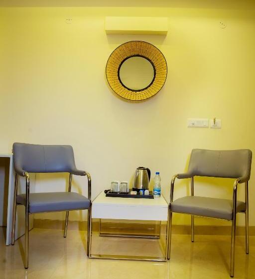 Студио Стандарт с Балконом, Lime Tree Luxury Studio   Service Apartment Near Artemis Hospital ,gurgaon