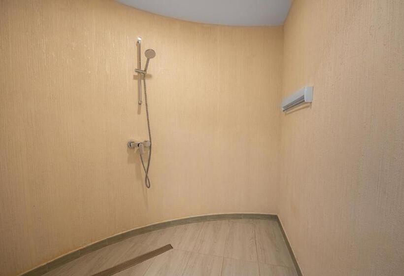 سوییت خانوادگی, Brateș Greaca