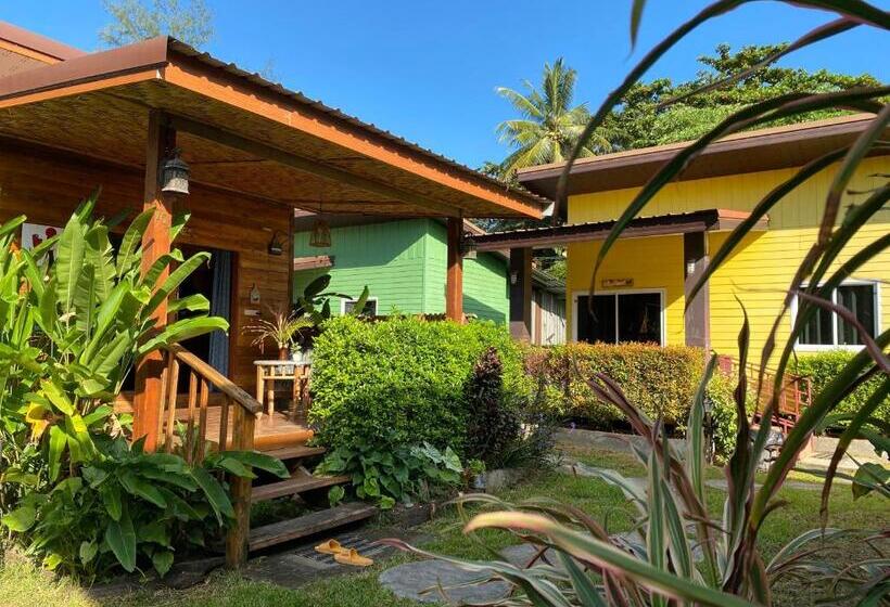 스탠다드 트리플 룸 가든 전망, Coconut Lanta Resort @klong Dow Beach