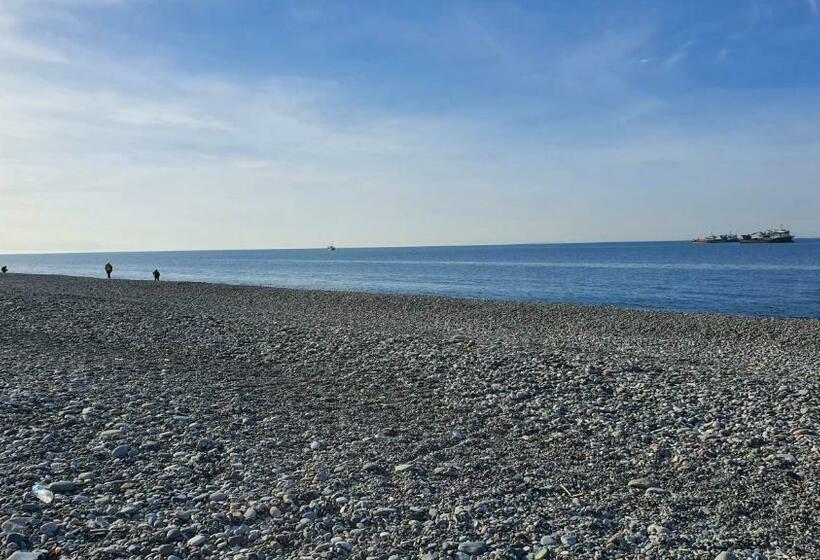 استودیوی استاندارد با چشم‌انداز دریا, Orbi City Sea View Apart