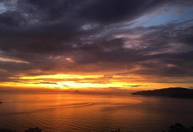 اتاق خانوادگی با چشم‌انداز دریا, Marina Suites Apartment