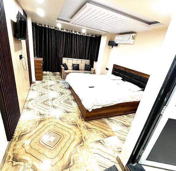 Трехместный Номер Классика, Town Inn