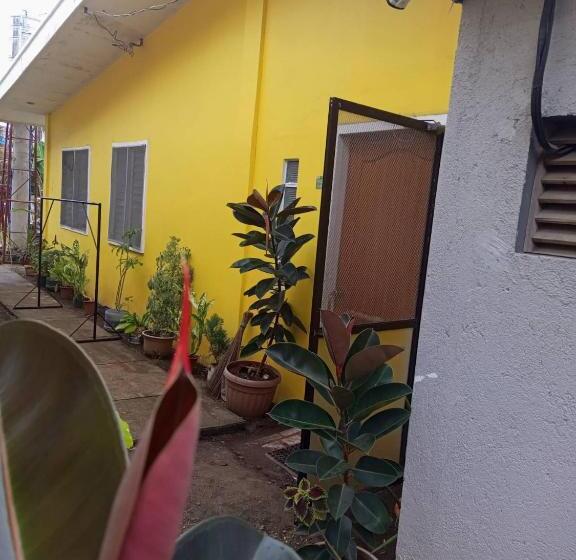 Семейный Номер Вид на Сад, Dosdos Guest House
