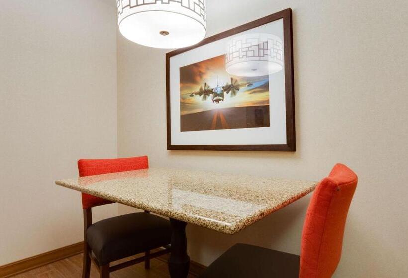 Люкс, Drury Inn & Suites St. Louis/o Fallon, Il