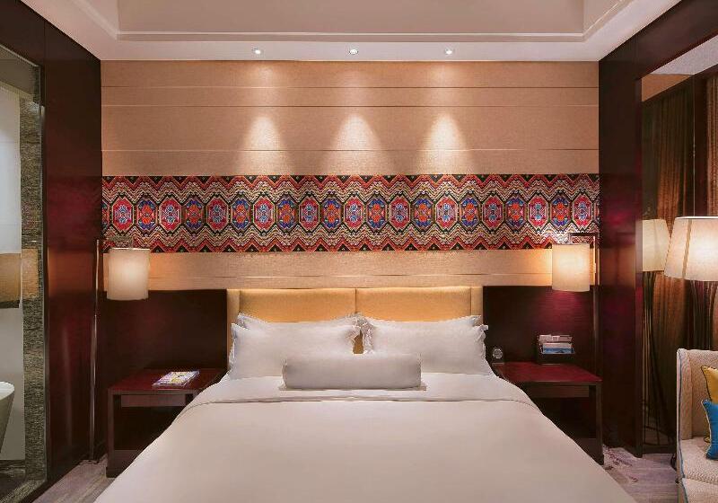 اتاق اجرایی با تخت بزرگ, Movenpick  Enshi