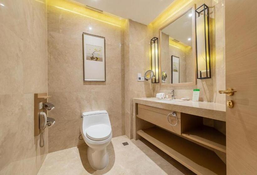 اتاق سوپریور با تخت بزرگ, Movenpick  Enshi