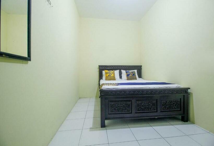 Номер Economy, Spot On 91606 Nadin Guest House