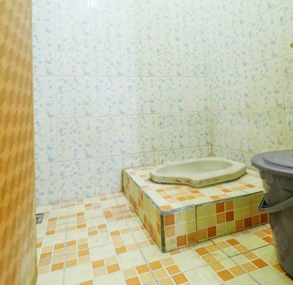 Номер Economy, Spot On 91606 Nadin Guest House