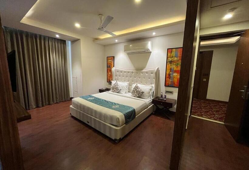 Люкс, Pinaka Hotels & Resorts