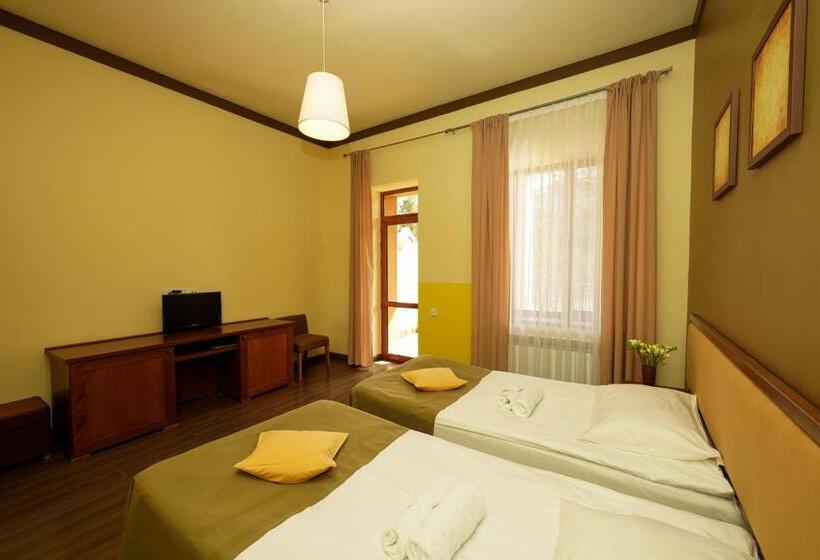 标准间带阳台, Sochut Resort Stepanavan