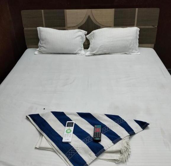 Номер Deluxe, Suresh Guest House & Hotel By Wb Inn