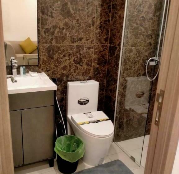 Quarto Familiar, Arcadia Continental Pattaya