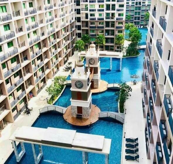 Quarto Familiar, Arcadia Continental Pattaya