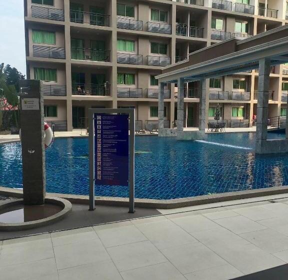 Quarto Estandar Vista Piscina, Arcadia Continental Pattaya