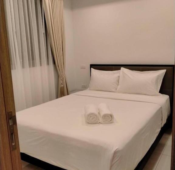 Quarto Deluxe com Sacada, Arcadia Continental Pattaya