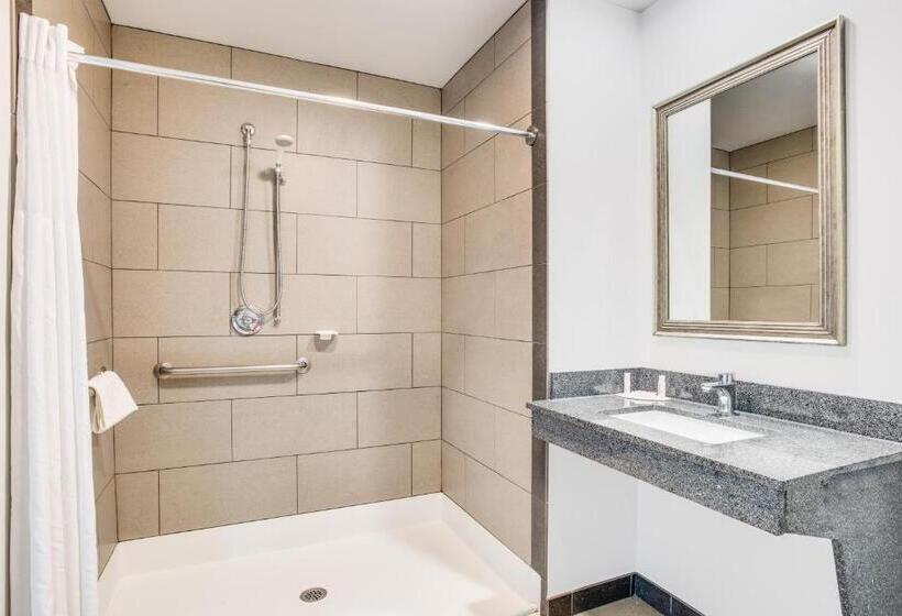 Номер Стандарт Адаптированный для Инвалидов, Days Inn By Wyndham Watertown Fort Drum