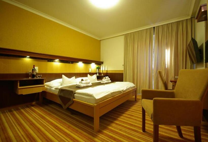 Номер Стандарт, Xavin Wellness Hotel & Restaurant