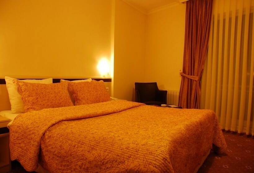 Семейный Номер, Otel Bossinop