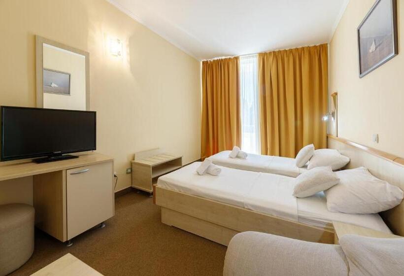 اتاق استاندارد با بالکن, Family Hotel Adria   All Inclusive