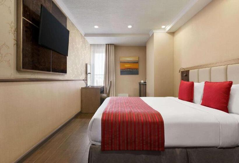 带大床的标准间, Ramada By Wyndham Bishkek Centre