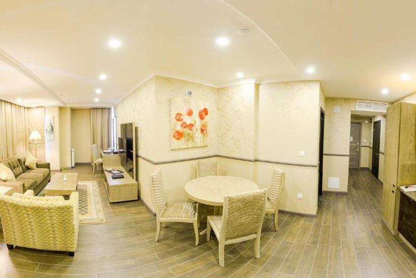 小型套房, Ramada By Wyndham Bishkek Centre