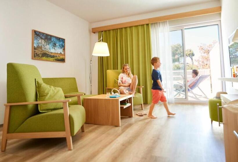 Номер Стандарт Трехместный, Robinson Apulia  All Inclusive