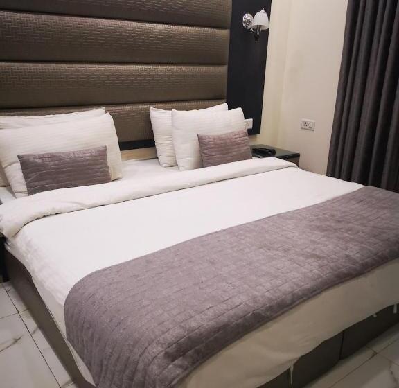 Quarto Superior Individual, Pk Residency