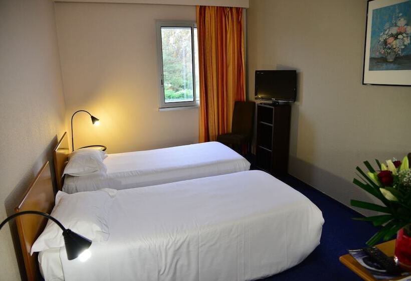 Номер Стандарт, Aeroport Hotel   Parc Expo