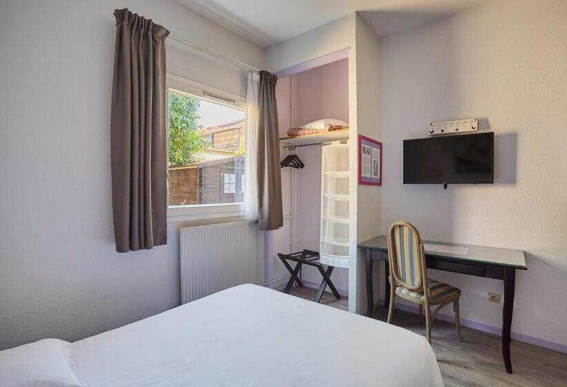 Номер Стандарт, Hôtel Cinépole   Proche Paris