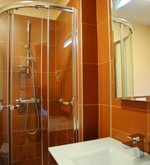 Апартаменты 1 Спальня, S & Residences  Le Metropole