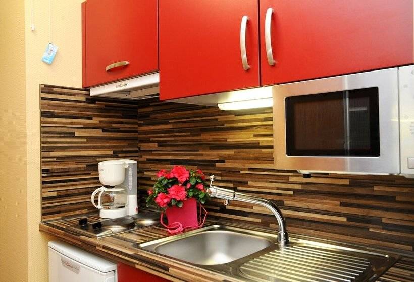 Апартаменты 1 Спальня, S & Residences  Le Metropole