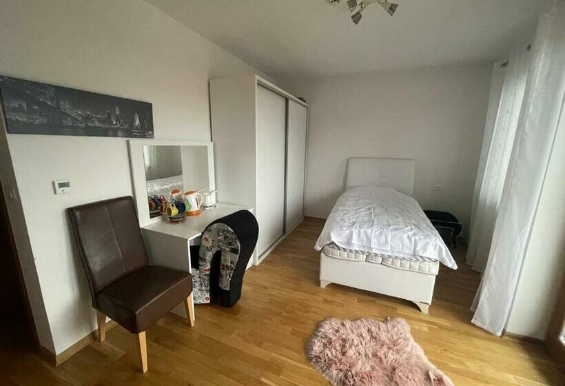 اتاق استاندارد یک تخته با بالکن, Ali Rooms