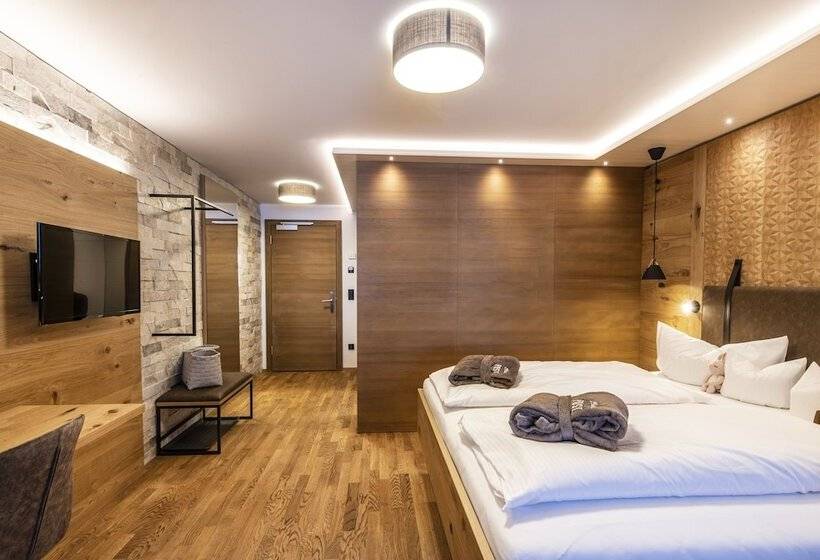 Полулюкс с Балконом, Alpen Hotel Post