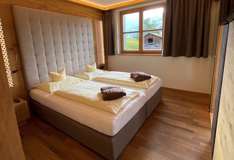 Люкс 2 Спальни, Alpen Hotel Post